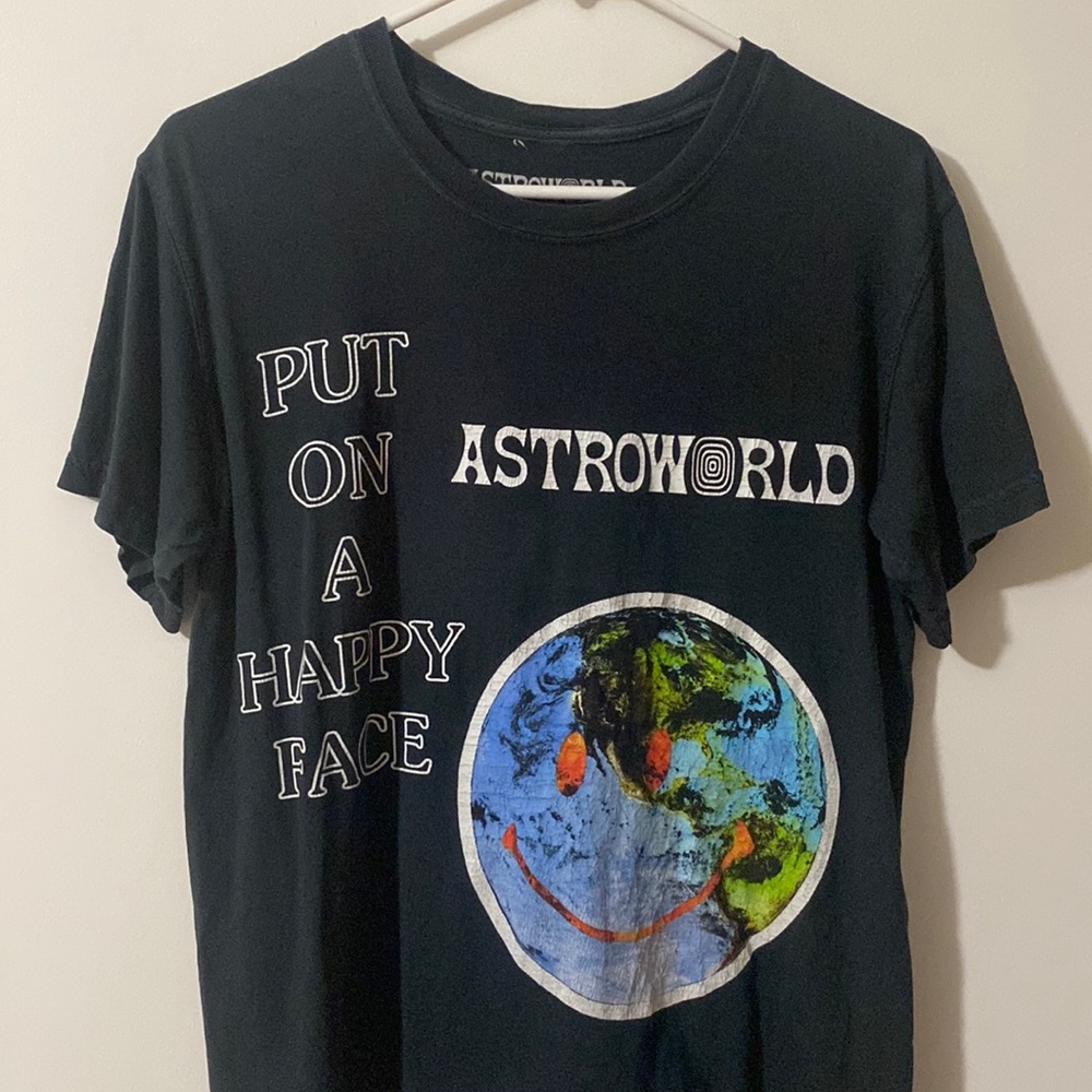TRAVIS SCOTT MERCH. ASTRO WORLD MERCH. Size SMALL. NAVY BLUE/ BLACK t-shirt.